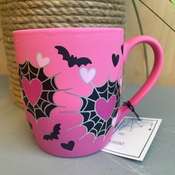 Pink Halloween Spiderwebs Bats & Hearts Smooth Matte Soft Touch Mug NWT - Picture 2 of 3
